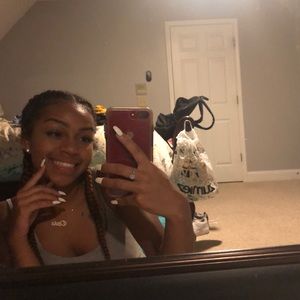 Meet your Posher, Vicky